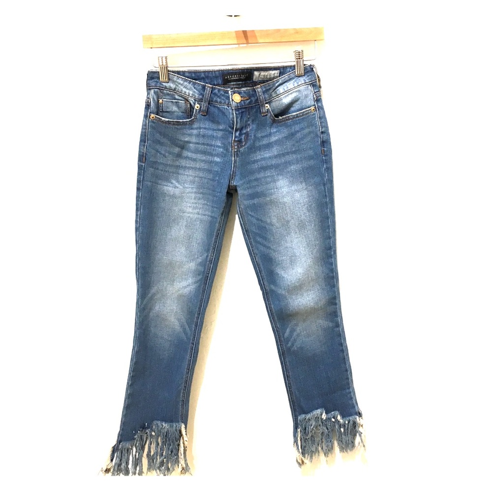 Trendy frayed denim